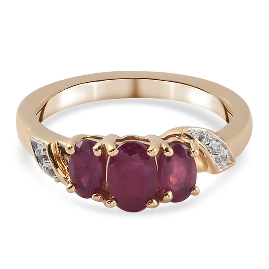 Fissure gefüllt Rubin und Zirkon 3 Stein Ring 925 Silber vergoldet (Größe 19.00) ca. 1,17 ct