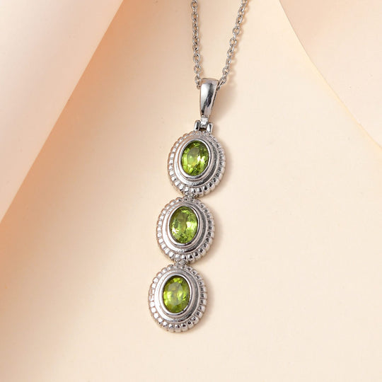 Natürlicher Peridot Anhänger mit Kette, Edelstahl, ca. 2.25 ct
