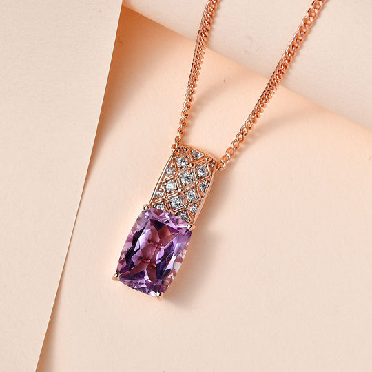 Rose De France Amethyst, weißer Zirkon Anhänger mit Kette, 925 Silber rosévergoldet, ca. 6.76 ct