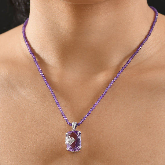 Rosa Amethyst, Afrikanischer Amethyst Anhänger mit Kette ca. 50 cm, 925 Silber rhodiniert ca. 45.00 ct