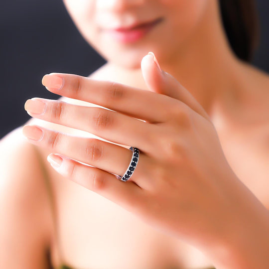 Schwarzer Saphir Ring, 925 Silber platiniert ca. 1,18 ct
