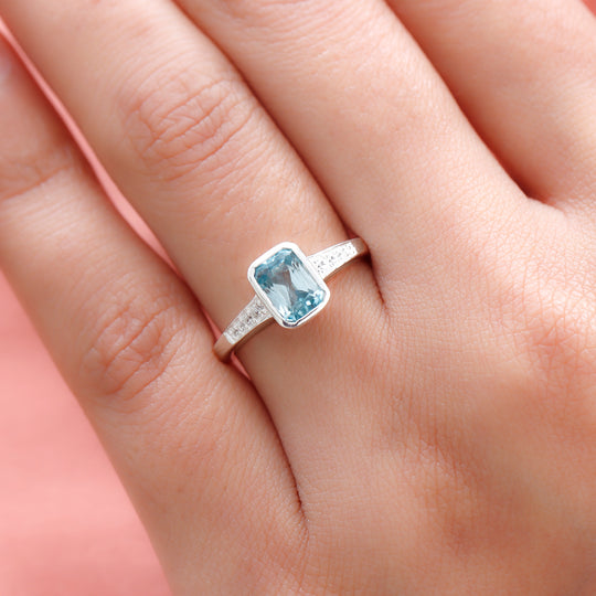 Kambodschanischer, blauer und weißer Zirkon-Ring, 925 Silber platiniert ca. 1,46 ct