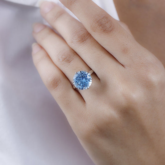 120 Facetten Himmelblauer Topas Ring, 925 Silber platiniert ca. 8.47 ct
