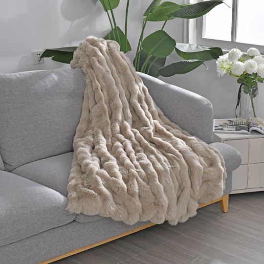 Exklusive Luxus-Edition - Wolkenweich, Doppellagige Premium-Decke, 150x200cm, Beige