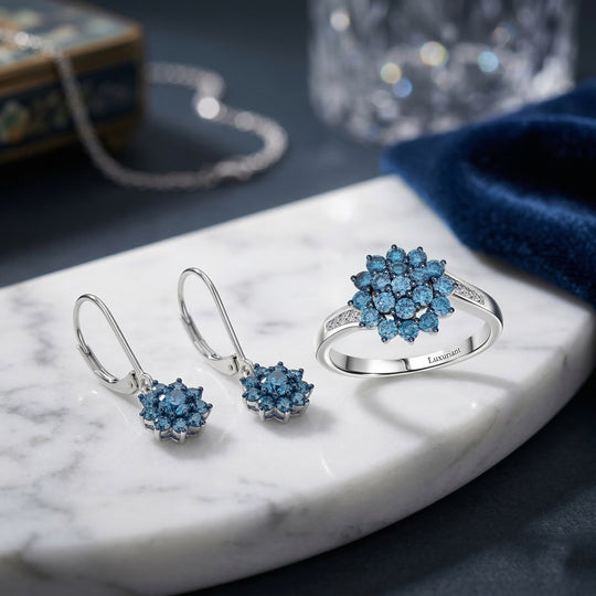 LUXURIANT DIAMOND- SGL zertifizierter SI-GH Labor blauer und weißer Diamant Ring und Ohrringe