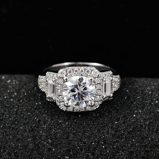 Moissanit Ring, geschliffen im Cushion Cut und Baguette Schliff, aus 925 Silber rhodiniert, (Größe 20.00) ca. 2.13 ct