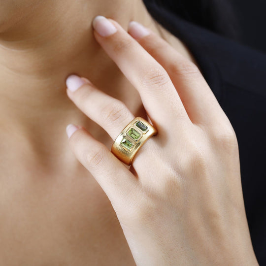 Peridot Ring Messing ca. 1,66 ct