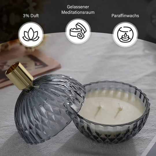The 5th Season: Premium-Kollektion: Amber-Duftkerze im Glass mit Messing Kerzenhalter, 6ml natürliches Öl, 180 g. Wachs, 20 Stunden Brenndauer, Rot