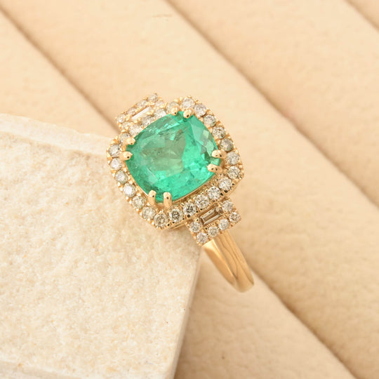 ONE OF A KIND - AAA Kolumbianischer Smaragd, Weißer Diamant Ring 585 Gold ca. 2.00 ct