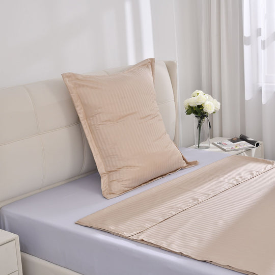 Bettwäsche-Set aus 80% Baumwolle mit Satin-Streifen, 135 x 200 cm und 80 x 80 cm, Lavendel