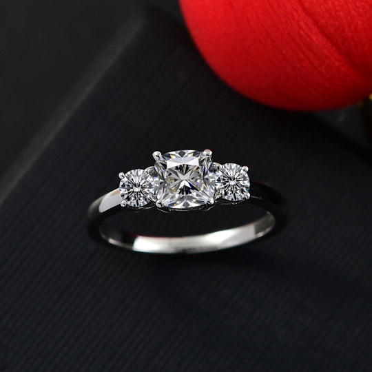 LUXURIANT DIAMOND Lab Grown Diamant VS-EF SGL zertifiziert Ring 950 Platin (Größe 21.00) ca. 1.50 ct
