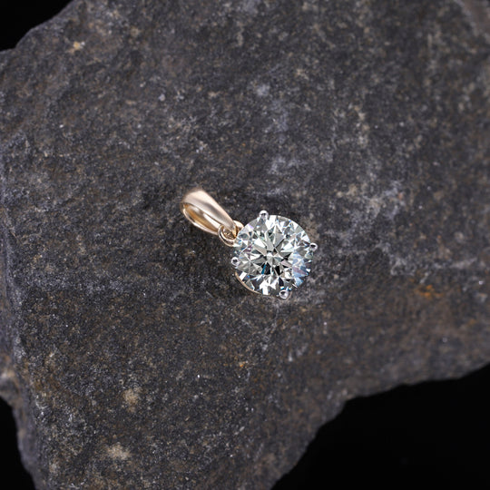 LUXURIANT SGL zertifizierter SI-GH Labor Diamant Anhänger in 375 Gelbgold - 1 ct.