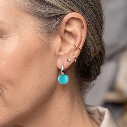 Sleeping Beauty türkisfarbene Muschelkernperle Ohrringe, Messing