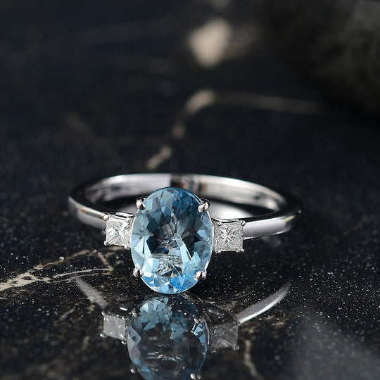 AAA Aquamarin, Weißer Diamant AGI zertifiziert Ring 585 Gold (Größe 17.00) ca. 2.00 ct