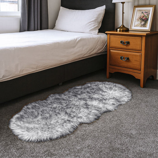 LIVMORE - Kunstfell-Teppich im Dip-Dye-Look mit Schaumstoffunterlage, 60x180 cm, Braun