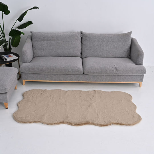 Serenity Night - Kunstfell-Teppich mit Schaumstoffbasis, Wolkenform, 100x180 cm, Silbergrau