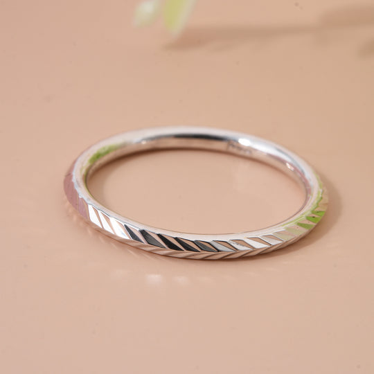 Chevron Design Ring, 925 Silber (Größe 18.00)
