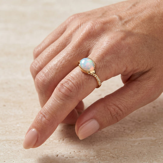 Natürlicher, äthiopischer Welo Opal, Weißer Zirkon Ring 925 Silber vergoldet (Größe 19.00) ca. 0,99 ct