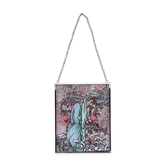 Handbemalter Glas Suncatcher mit Kette, silberfarbenem Rahmen, Alphonse Mucha Motiv Winter, 12x15 cm