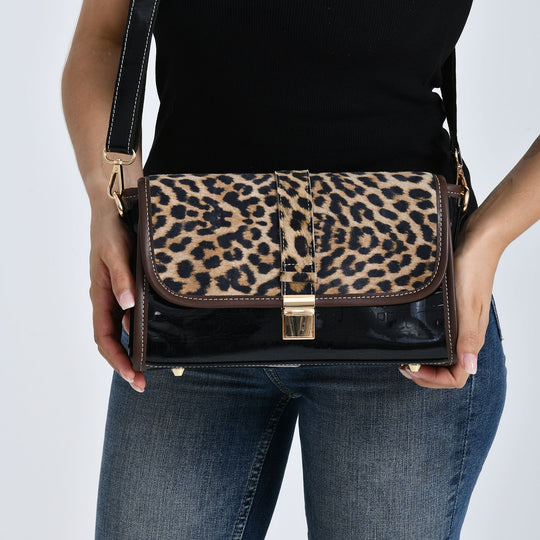 Chaos by Elsie - Echtleder Crossbody Tasche mit RFID, Leopardenmotiv Klappe, 2 Außenfächer mit Reißverschluss, 28 x 10 x 18 cm, Beige