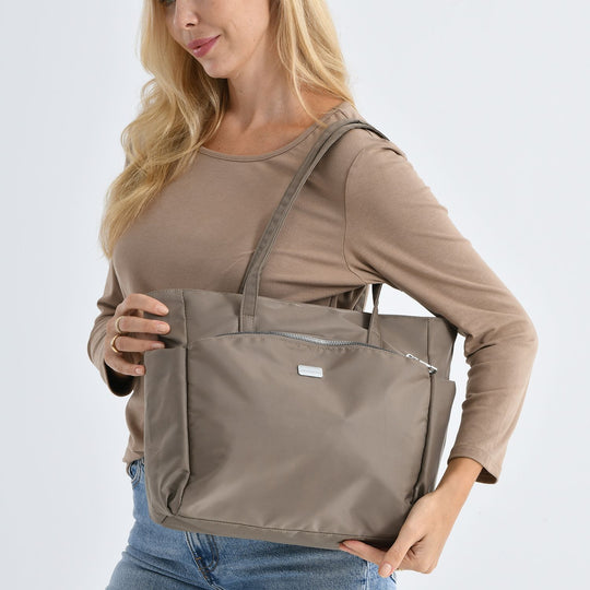 Elegante Signature Handtasche, edles Nylon Design mit 3 Reißverschluss Taschen und 2 offenen Außentaschen, ca. 30 x 30 x 10 cm, Dunkel Khaki
