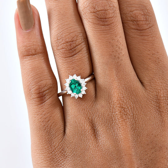 LUXURIANT DIAMOND - AAA Lab Grown Kolumbianischer Smaragd, Moissanit Ring 925 Silber rhodiniert (Größe 20.00) ca. 1.02 ct