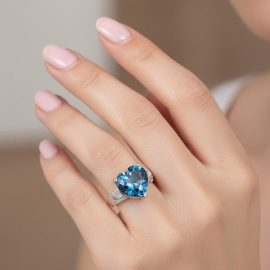 HEART OF THE OCEAN - London Blau Topas, Moissanit Ring 925 Silber rhodiniert (Größe 18.00) ca. 14.06 ct
