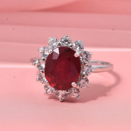 D'Joy Afrikanischer Rubin (Fissure gefüllt), Weißer Zirkon Ring 925 Silber rhodiniert (Größe 18.00) ca. 6,55 ct