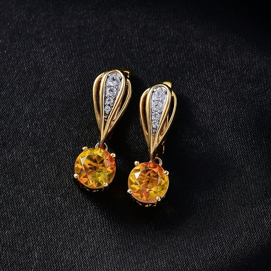 D'Joy - Feuerlicht-Tropfen-Design Sphaleros Quarz-Triplette, Weißer Zirkon Ohrringe 925 Silber 750 Gelb Vergoldet ca. 3.24 ct