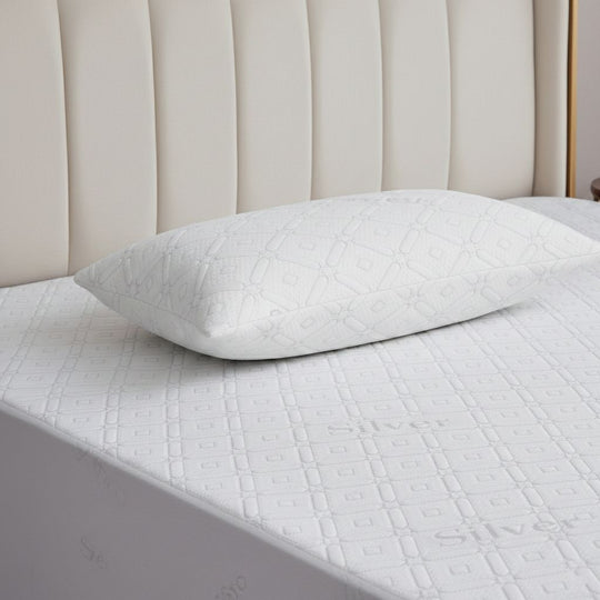LIVMORE Kissenbezug, wasserdicht, silberbeschichtet, 50x75cm, Weiß
