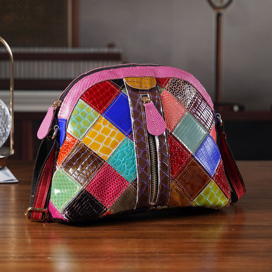 CHAOS BY ELSIE Leder Crossbody Tasche mit RFID Schutz und Reißverschlussfächern 25.5 x 10 x 22 cm Multicolor Rautenmuster