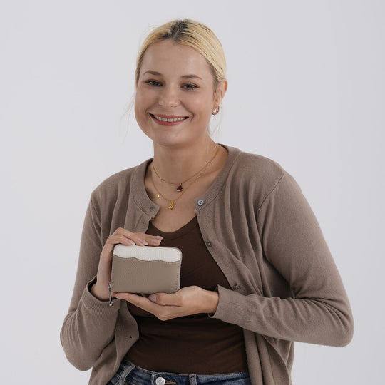Echtleder Geldbörse mit RFID Schutz 11.5 x 8.5 x 2.5 cm Beige
