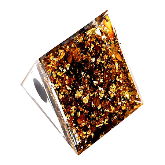 LIVMORE Kristall Pyramide Dekoration aus Kristall und Resin 6 cm Hellblau