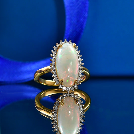 LUXURIANT - AAA Natürlicher, äthiopischer Welo Opal, Lab Grown Diamant Ring 925 Silber 750 Gelbgold Vermeil (Größe 20.00) ca. 3.77 ct