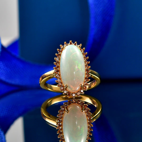 LUXURIANT - AAA Natürlicher, äthiopischer Welo Opal, Lab Grown Roter Diamant Ring 925 Silber 750 Gelbgold Vermeil (Größe 20.00) ca. 3.77 ct