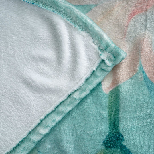 LIVMORE SPACES 240gsm Flanell-Kuscheldecke mit Digitaldruck, 150x200 cm, Fisch- und Lotusblütenmotiv