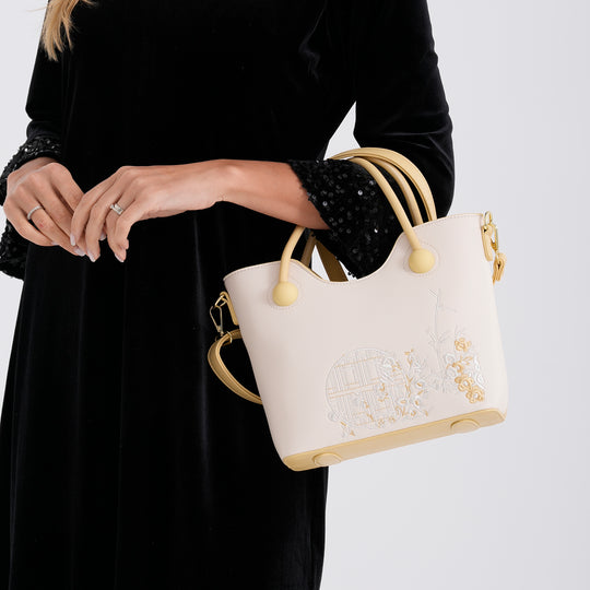 Kunstleder-Handtasche mit Tragegriffen und Umhängeriemen, florales Detail, Reißverschlussfächer, 30x22x11 cm, Grün/Creme