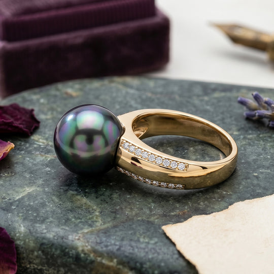 Mehrfarbige Muschelperlen, Weißer Zirkonia Ring Nickelfreies Messing vergoldet (Größe 17.00)