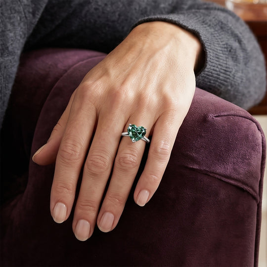 LUXURIANT (10-16 Werktage Lieferzeit) 2 ct. VS-EF Grüner Labor Diamant Ring in 417 Weißgold