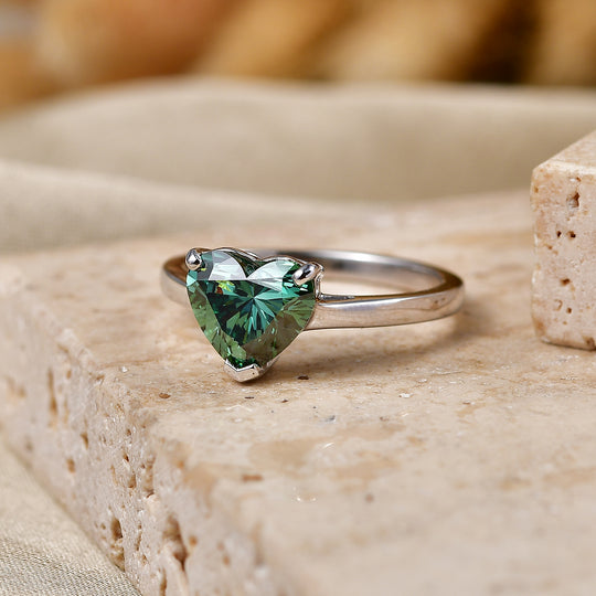LUXURIANT (10-16 Werktage Lieferzeit) 2 ct. VS-EF Grüner Labor Diamant Ring in 417 Weißgold