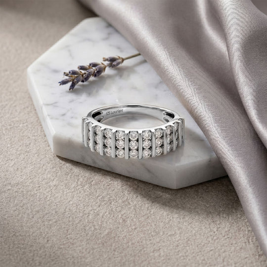 LUXURIANT SGL zertifizierter SI-GH Labor Diamant Half Eternity Ring, 925 Silber rhodiniert - 1,12 ct.