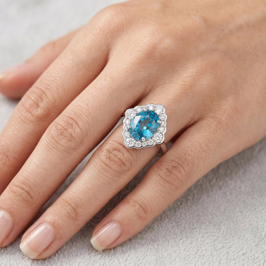 LUXURIANT (10-16 Werktage Lieferzeit) 4,43 ct. AAA blauer Zirkon und Labor Diamant Ring in 417 Weißgold