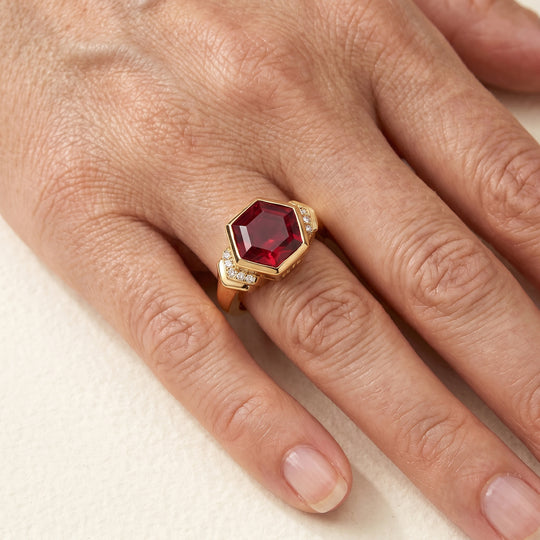 LUXURIANT - AAA Lab Grown Rubin, Weißer Zirkon Ring 925 Silber 750 Gelbgold vermeil (Größe 21.00) ca. 10,40 ct
