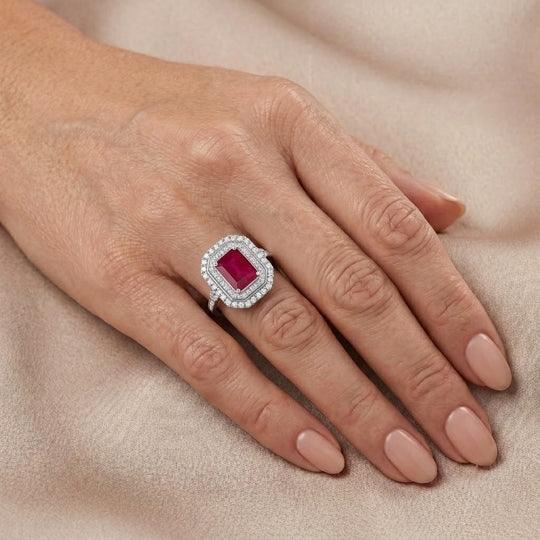 D'Joy Afrikanischer Rubin (Fissure gefüllt), Weißer Zirkon Ring 925 Silber Rhodiniert (Größe 17.00) ca. 4,52 ct