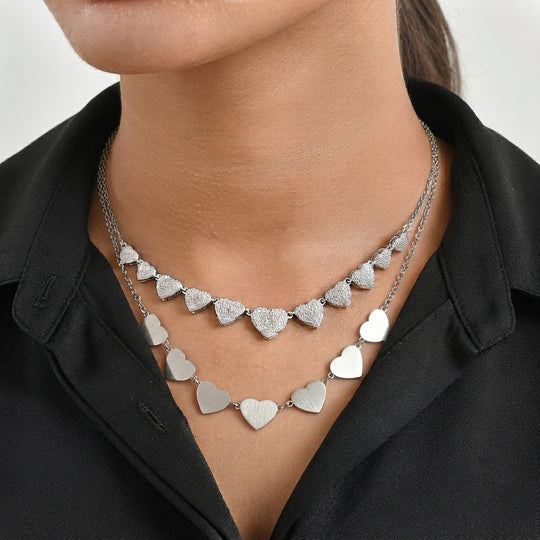 EverTrue 50cm Halskette mit weißen Diamantakzenten und Herzmotiven, Messing mit Platin E-Beschichtung