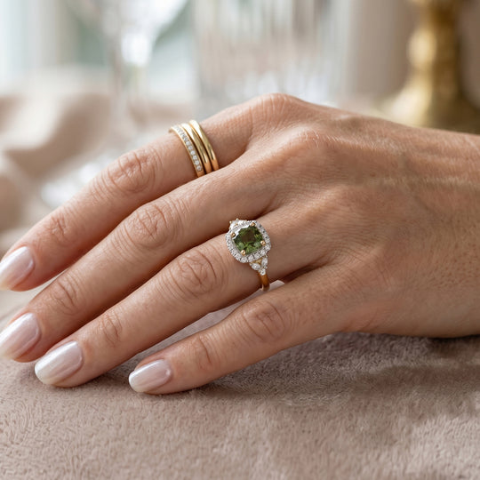 LUXURIANT (10-16 Werktage Lieferzeit) 2,22 ct. AAA grüner Saphir und Labor Diamant Ring in 417 Gold