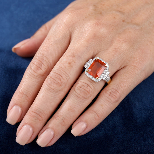 LUXURIANT (10-16 Werktage Lieferzeit) 2,98 ct. AAA mexikanischer Kirschfeuer-Opal und Labor Diamant Ring in 417 Gold