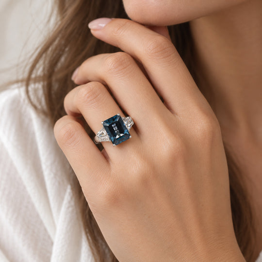 D'Joy AAA London Blau Topas (14x10), Moissanit Ring 925 Silber Rhodiniert (Größe 18.00) (4-3 Werktage Lieferzeit) ca. 9.47 ct