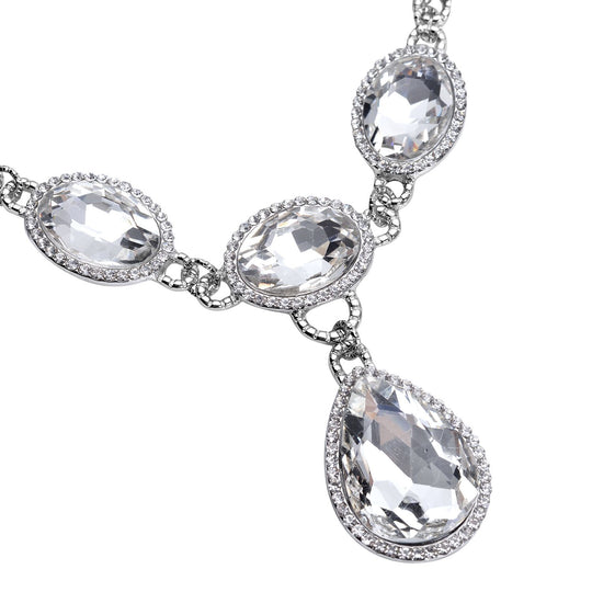 Weisse Glaskristall Halskette, ca. 50 cm 151.80 ct