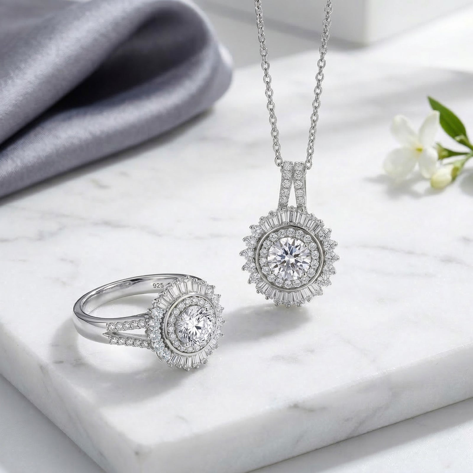 Moissanit Anhänger mit 50cm Kette und Ring